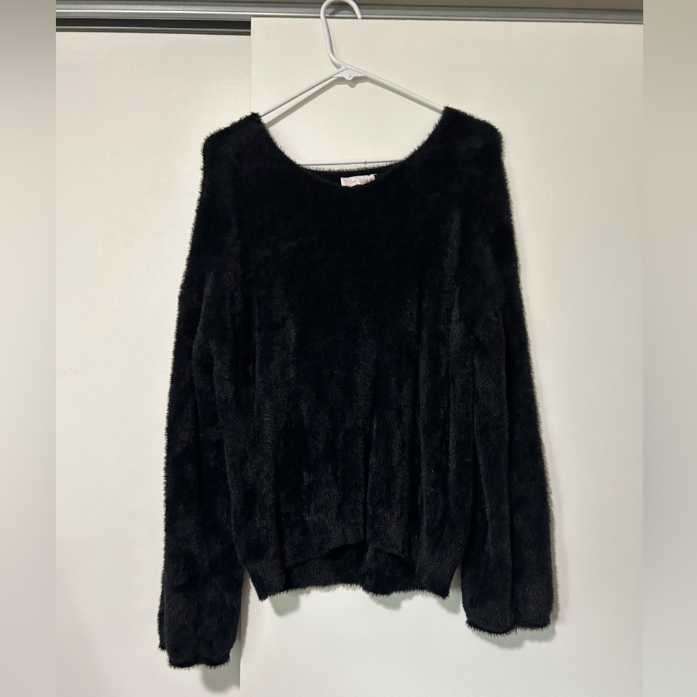 Black furry sweater Pink Lily